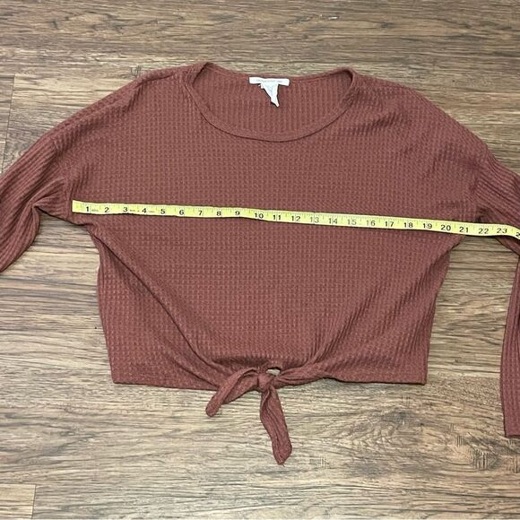 Caution To The Wind Long Sleeve Waffle Design Lightweight Sweater Medium - Picture 9 of 10